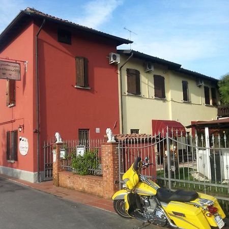 Manuela Le Quattro Coppe Hotel Desenzano del Garda Luaran gambar