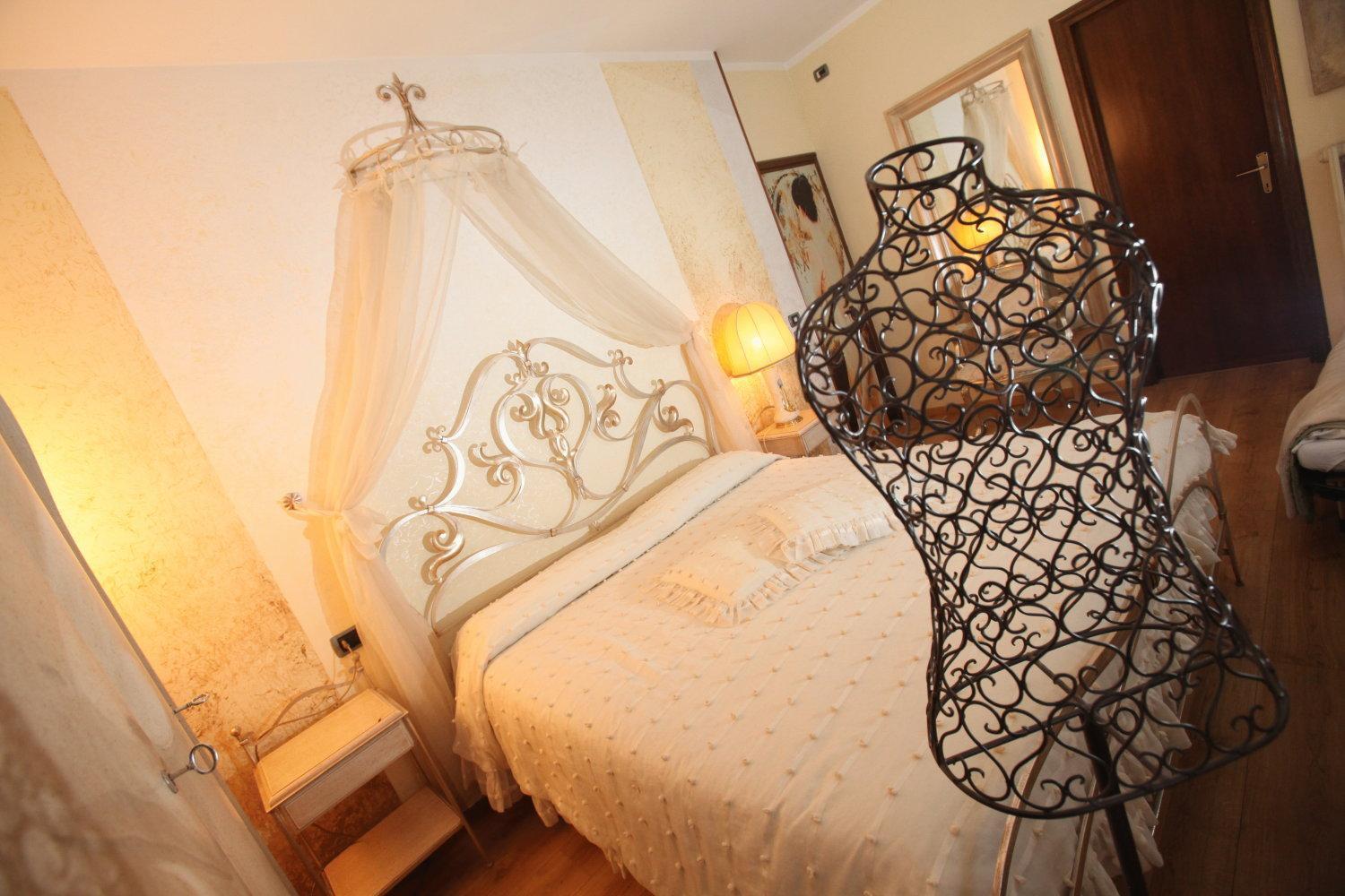 Manuela Le Quattro Coppe Hotel Desenzano del Garda Luaran gambar